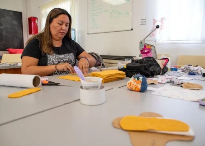 El Centro de Promoción Laboral continúa con la confección y entrega de indumentaria a distintos espacios