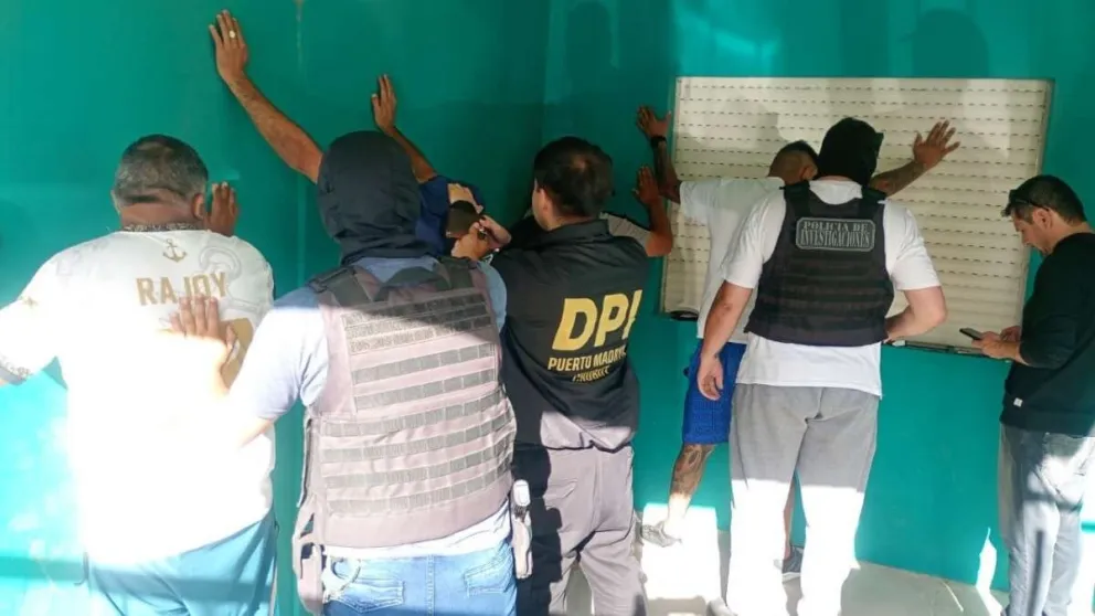 Forzaron una camioneta y robaron  millones en Puerto Madryn: tres detenidos