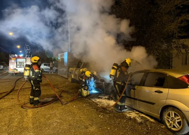 Autos incendiados, una escena que se repite en Rawson