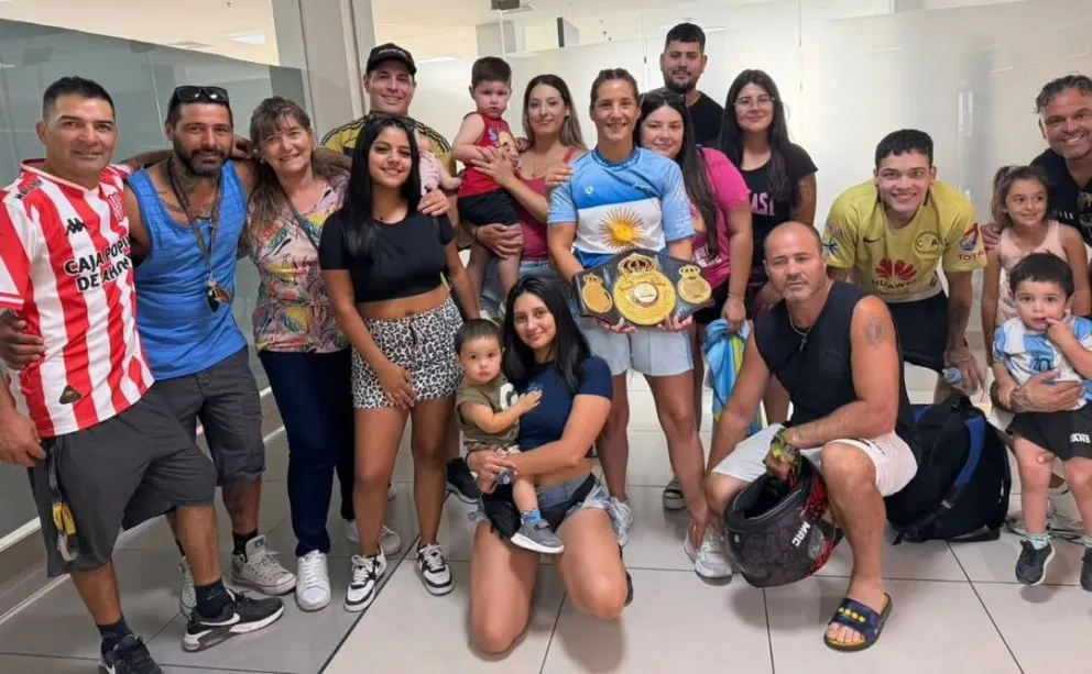 Trelew recibió a su campeona mundial