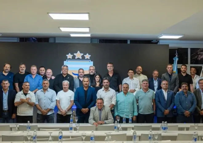 Este martes podría levantarse el paro