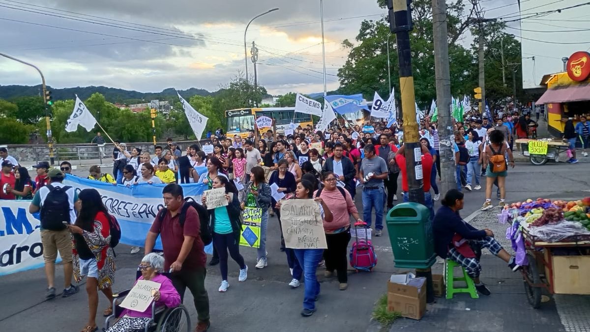 CEDEMS realiza una marcha de antorchas en San Salvador de Jujuy