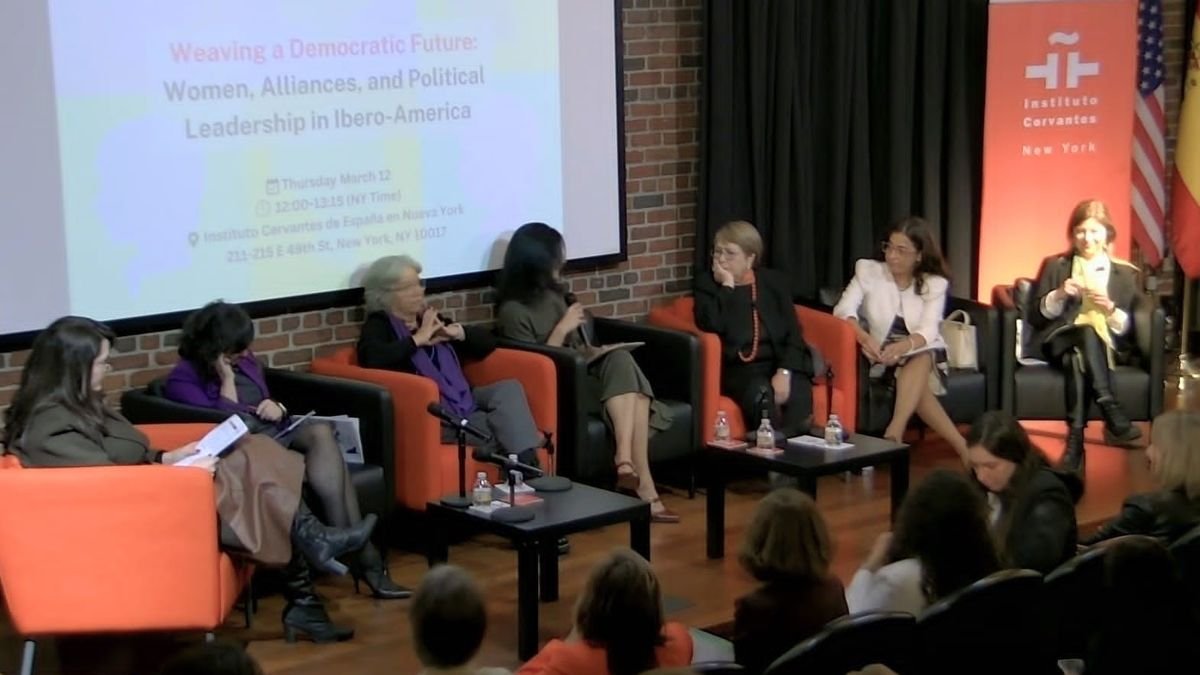 “No estamos aquí para sobrevivir a una época, estamos aquí para diseñar la que viene”, dijo Carolina Moisés