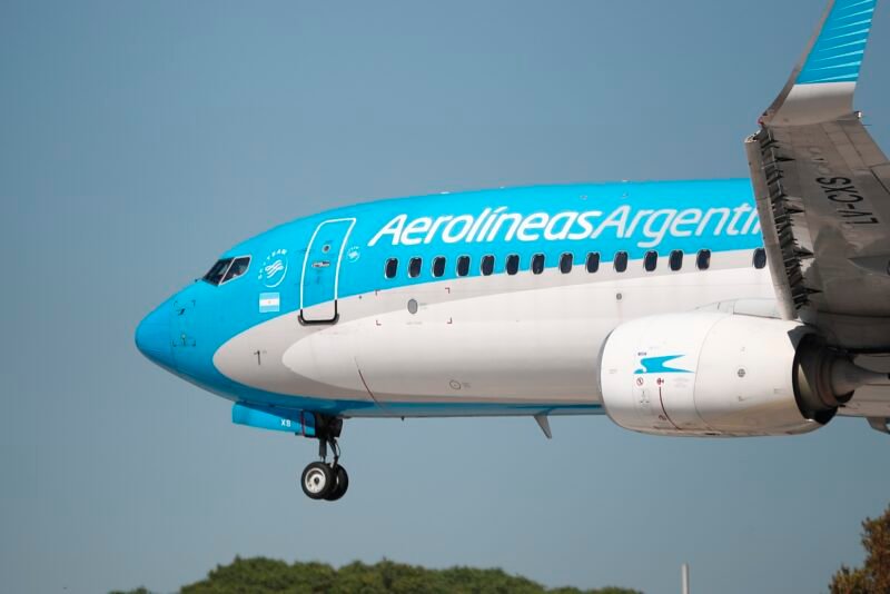 Aerolíneas Argentinas suspendió los vuelos a Miami desde Tucumán, Córdoba y Rosario previstos para el Mundial Aerolíneas Argentinas suspendió los vuelos a Miami desde Tucumán, Córdoba y Rosario previstos para el Mundial