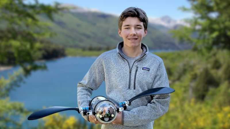 Un adolescente canadiense creó una tortuga robótica con IA capaz de detectar amenazas submarinas con 96% de precisión