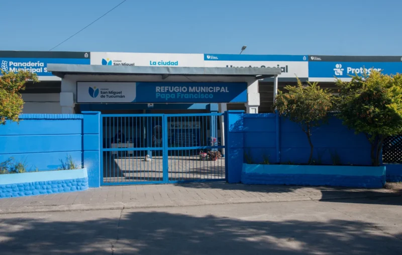 Ante el frío, el Refugio Municipal “Papa Francisco” refuerza la asistencia a personas en situación de calle