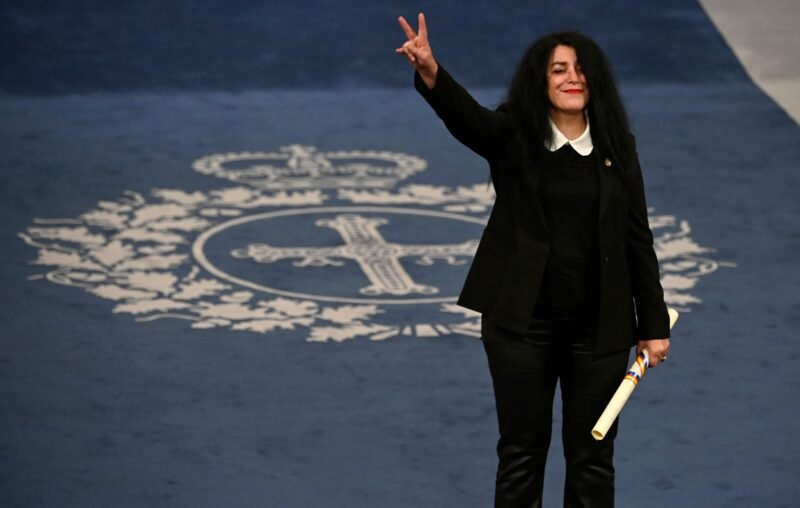 Murió Marjane Satrapi, la creadora de Persépolis y una de las voces más influyentes de la novela gráfica