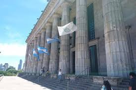 Las universidades argentinas pierden posiciones en el ranking mundial CWUR y crece la preocupación por la investigación científica