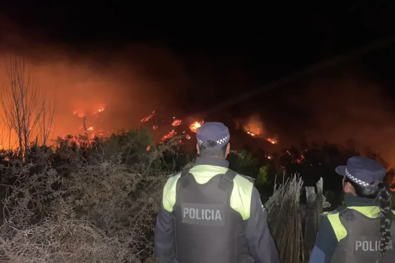 Controlaron un voraz incendio de pastizales en Amaicha del Valle Controlaron un voraz incendio de pastizales en Amaicha del Valle