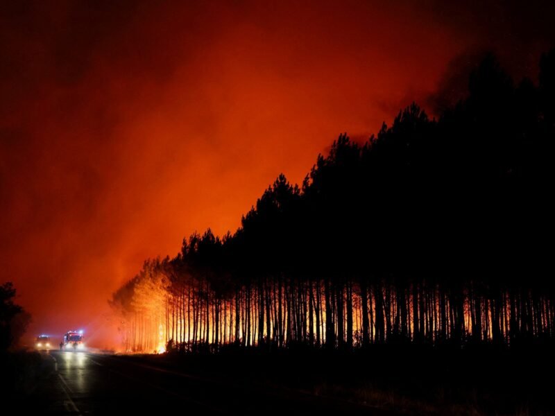 Voraces incendios forestales golpean a España y Francia: masivas evacuaciones y desesperada lucha contra las llamas