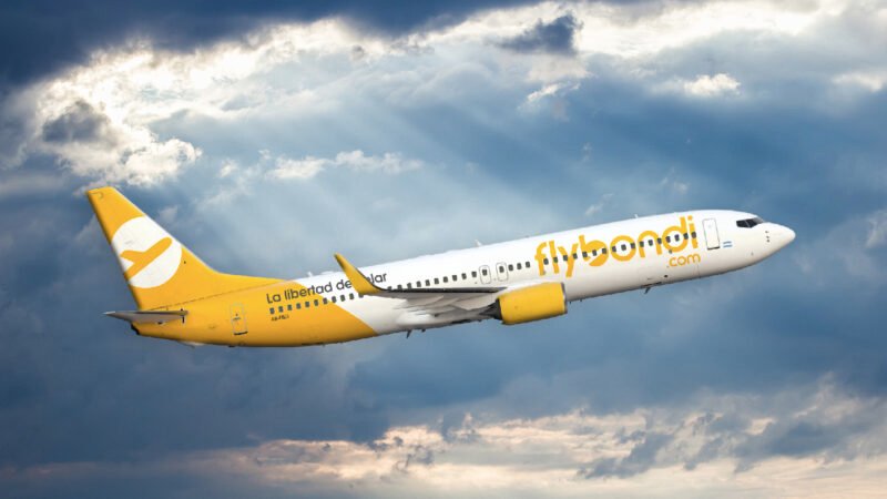Flybondi, en un escenario crítico: embargaron sus cuentas por una deuda de casi .500 millones y los trabajadores marchan por salarios impagos Flybondi, en un escenario crítico: embargaron sus cuentas por una deuda de casi .500 millones y los trabajadores marchan por salarios impagos