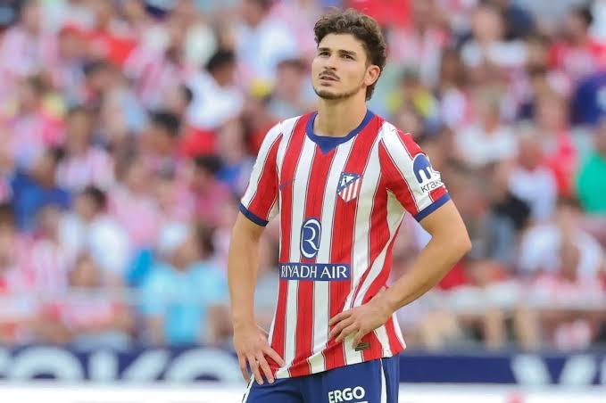 Crece el conflicto de Julián Álvarez con Atlético de Madrid: silbidos, tensión y una salida que sigue trabada