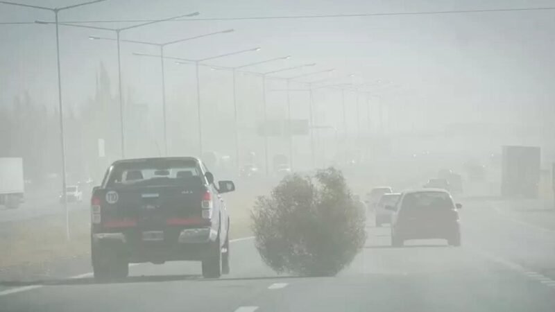 Tucumán bajo alerta amarilla: el viento zonda volverá a afectar a varias localidades este viernes