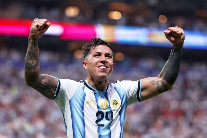Bombazo en el mercado: Enzo Fernández deja Chelsea y está a un paso de convertirse en jugador del Manchester City por 140 millones de euros