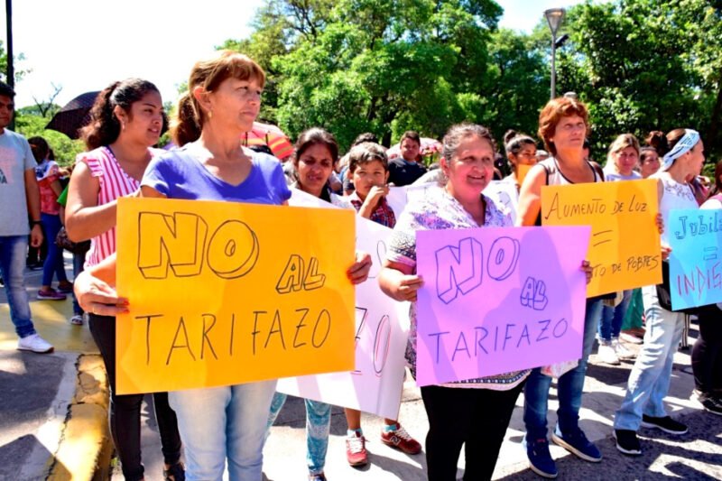 Malestar por las tarifas de luz: convocan a una marcha contra EDET y el ERSEPT en Tucumán