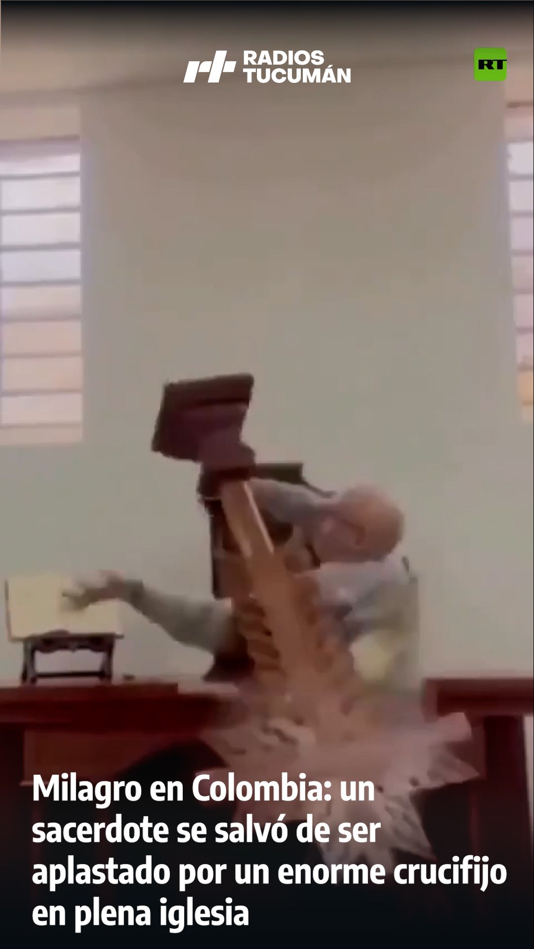 Milagro en Colombia: un sacerdote se salvó de ser aplastado por un enorme crucifijo en plena iglesia